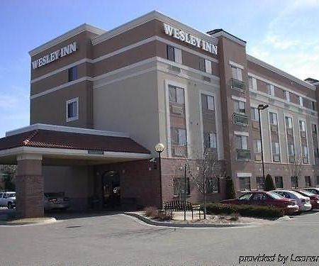 וויצ'יטה Wesley Inn מראה חיצוני תמונה